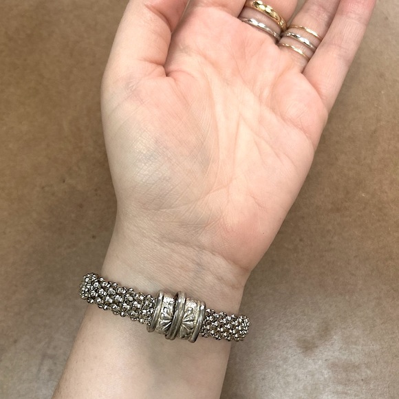 Chain Link Magnetic Closure Bracelet - Picture 3 of 4